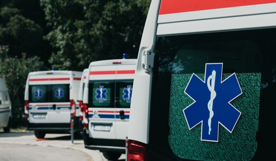 鹰潭救护车转运病人过路高速收费吗?